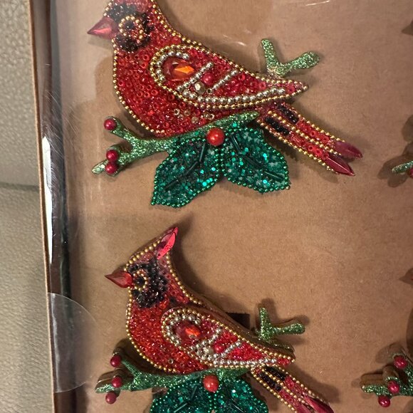 TAHARI RHINESTONE CHRISTMAS NAPKIN RINGS Red Cardinal SET OF 4 NIB - Picture 2 of 3